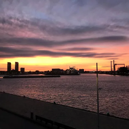 Maasview Couette-café