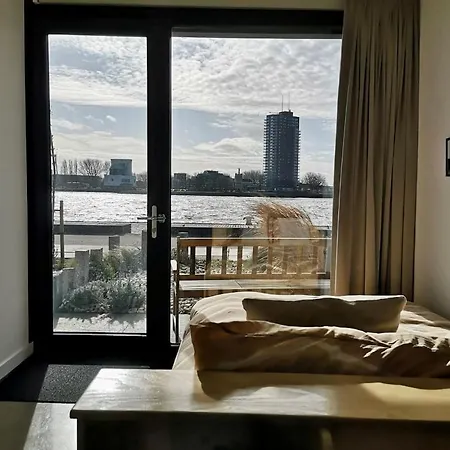 Bed & Breakfast Maasview